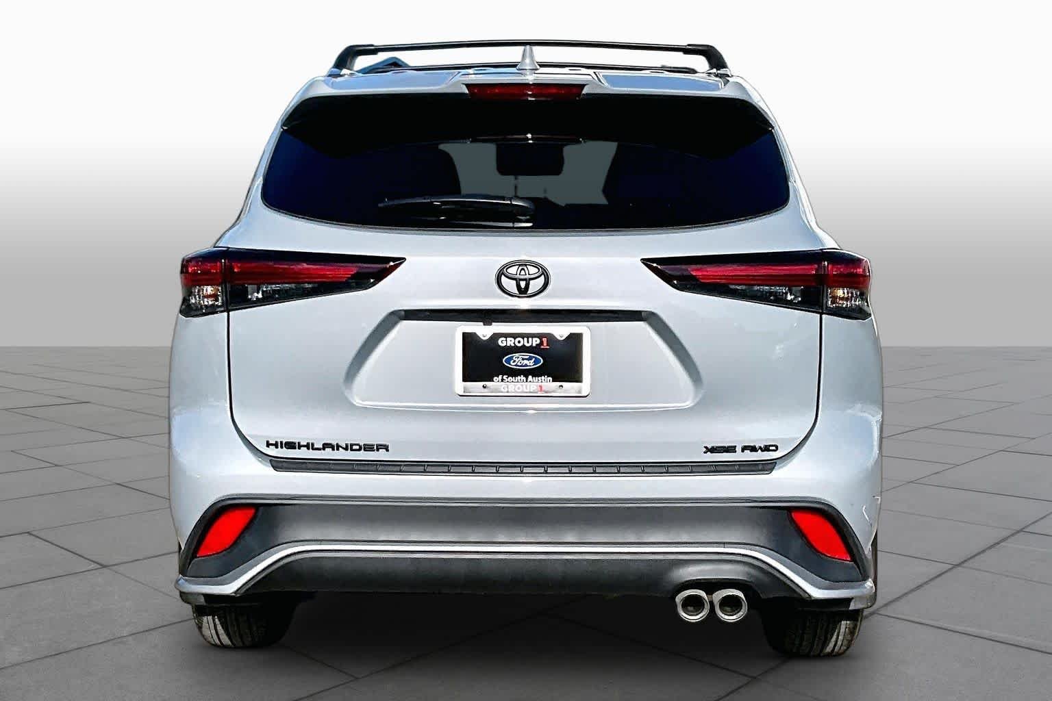 Used 2025 Cement Toyota XSE image 5