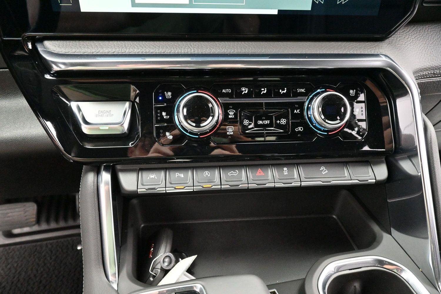 Used 2025 Onyx Black GMC Denali image 25