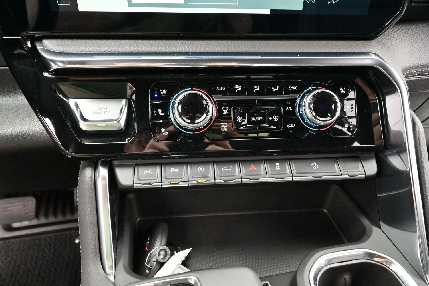 Used 2025 Onyx Black GMC Denali image 25