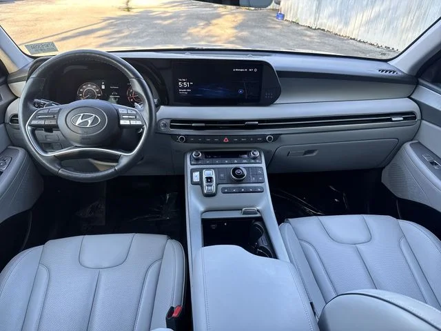 Used 2025 Silver Hyundai SEL Premium image 9