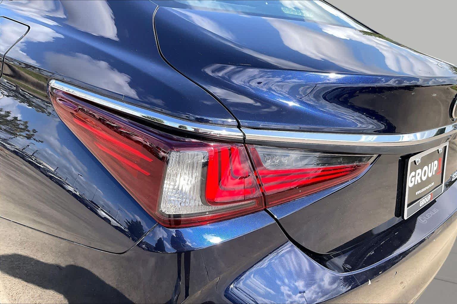 Used 2020 Nightfall Mica Lexus  image 26