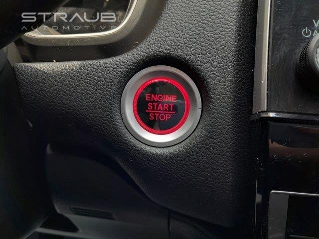 Used 2018  Honda Touring image 19
