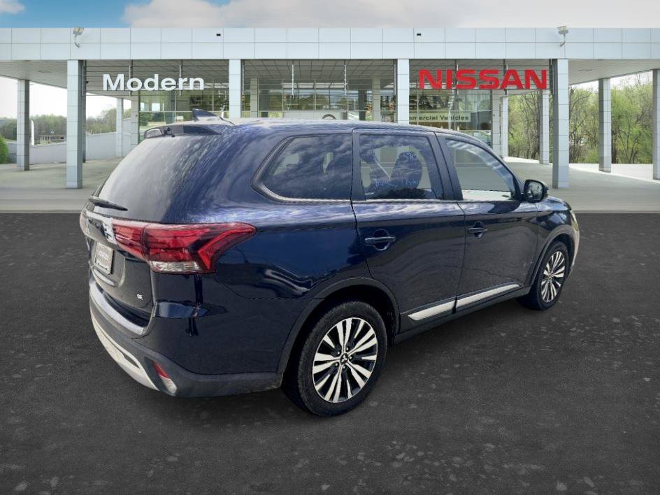 Used 2020 Cosmic Blue Metallic Mitsubishi SE image 5