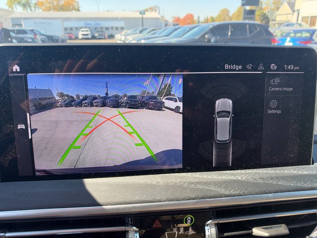 Used 2022 Blue BMW xDrive30i image 11
