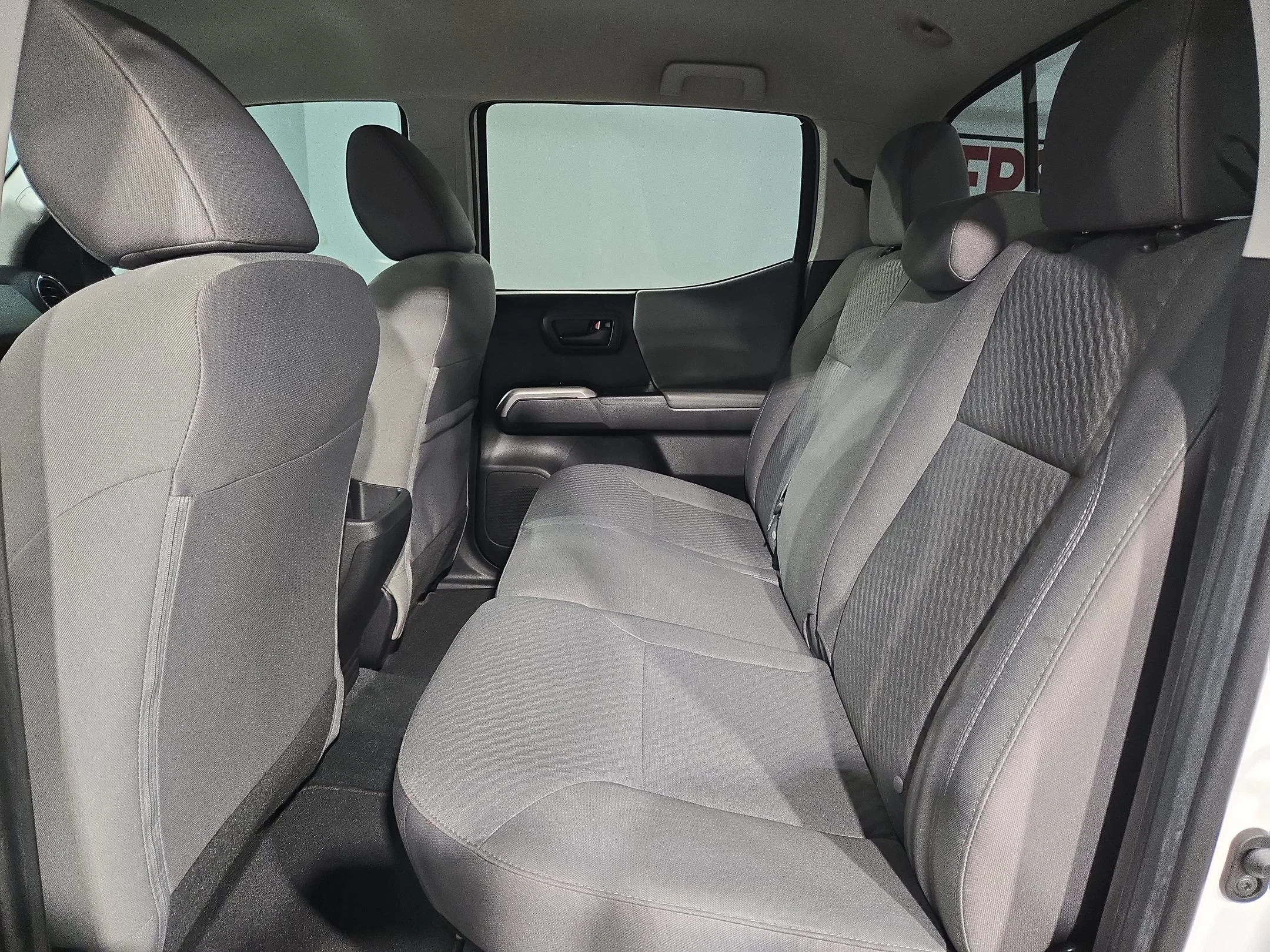 Used 2022 White Toyota SR5 image 34