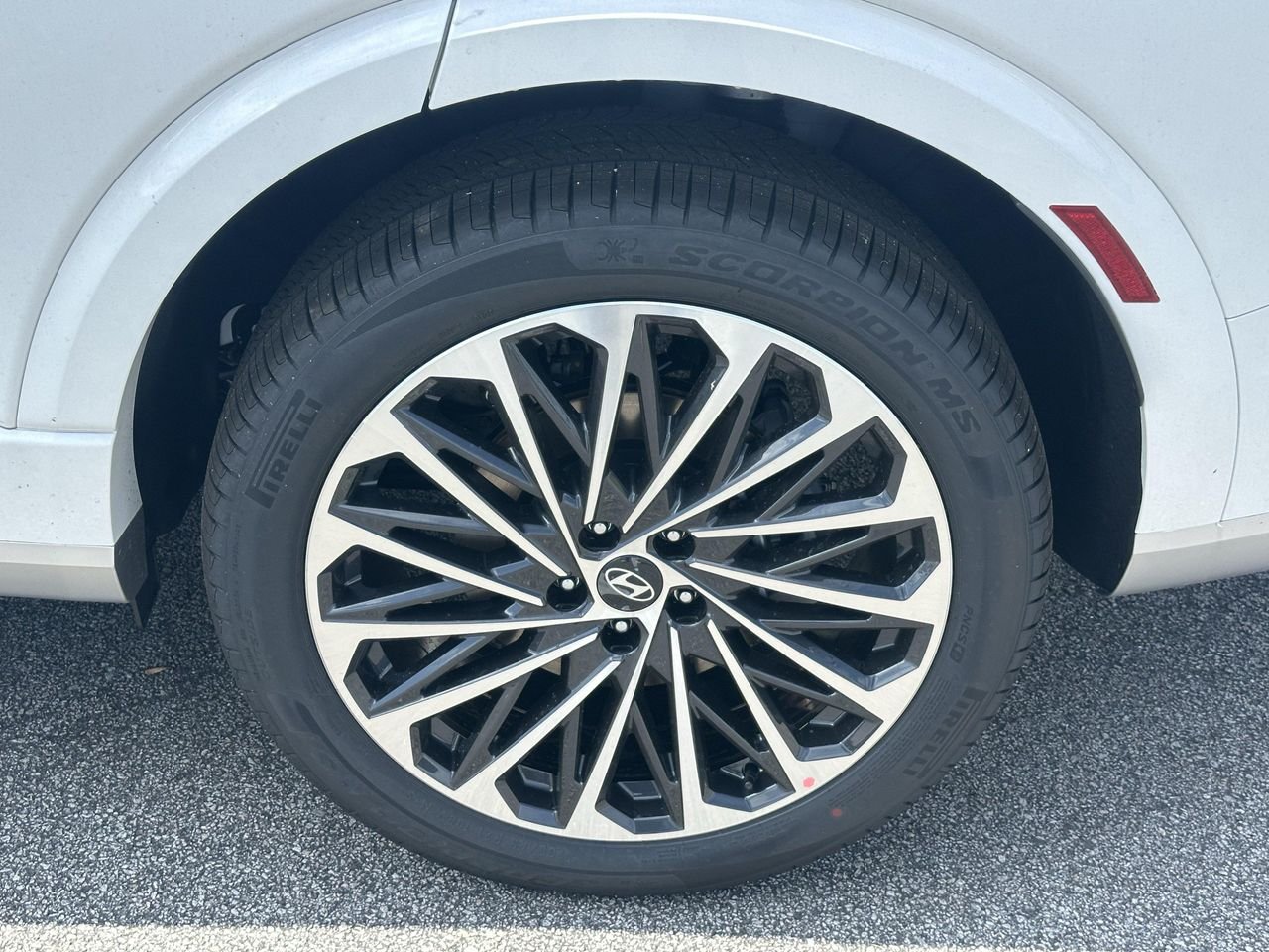 New 2027 Creamy White Pearl Hyundai Calligraphy image 17