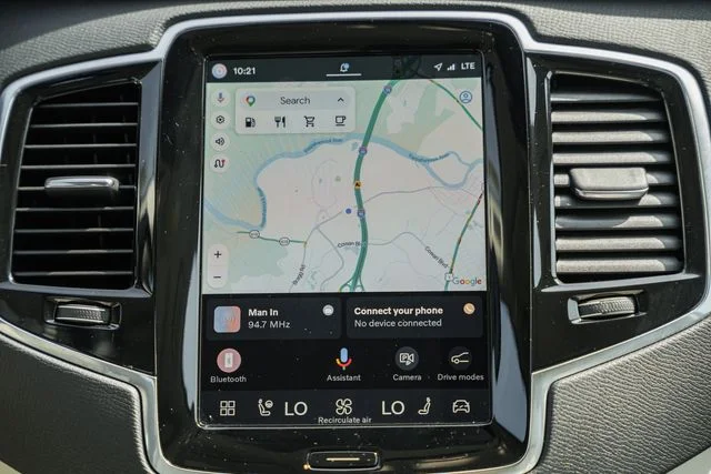 Certified Used 2023 Onyx Black Volvo Plus image 23