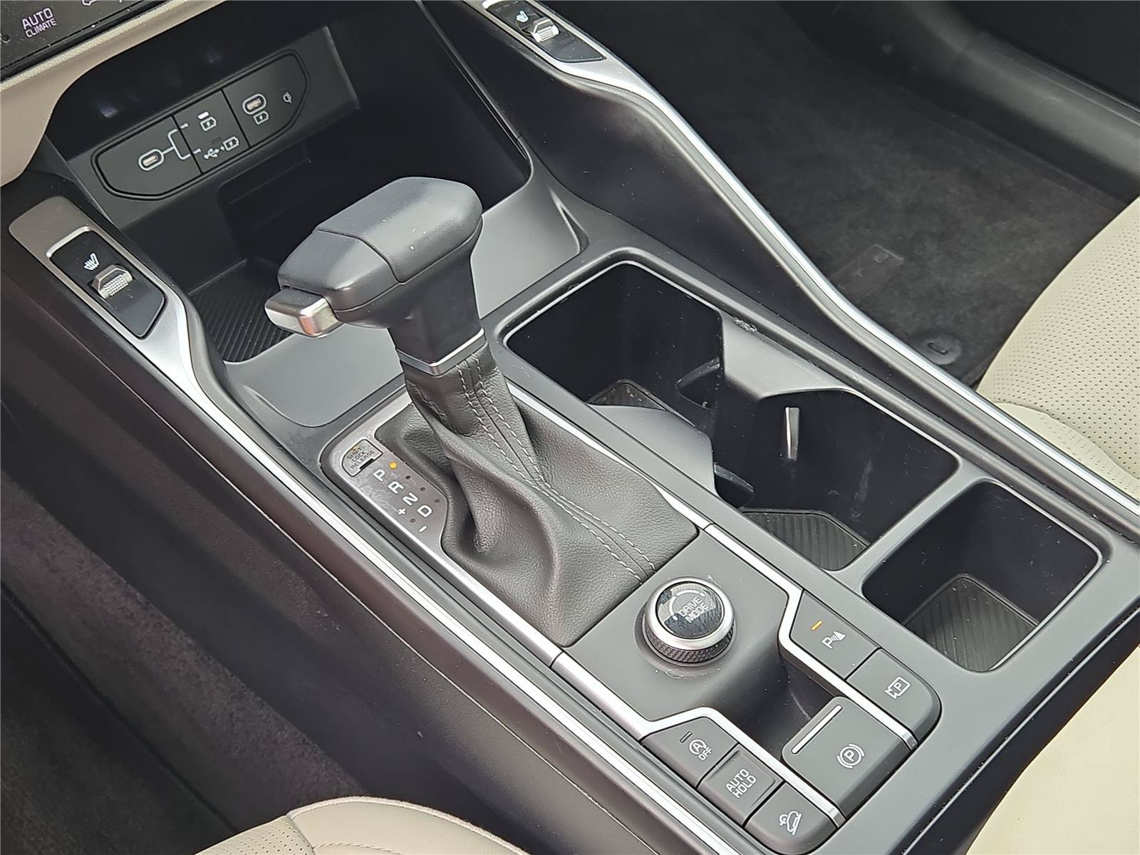 Certified Used 2025 Glacial White Pearl Kia S image 31