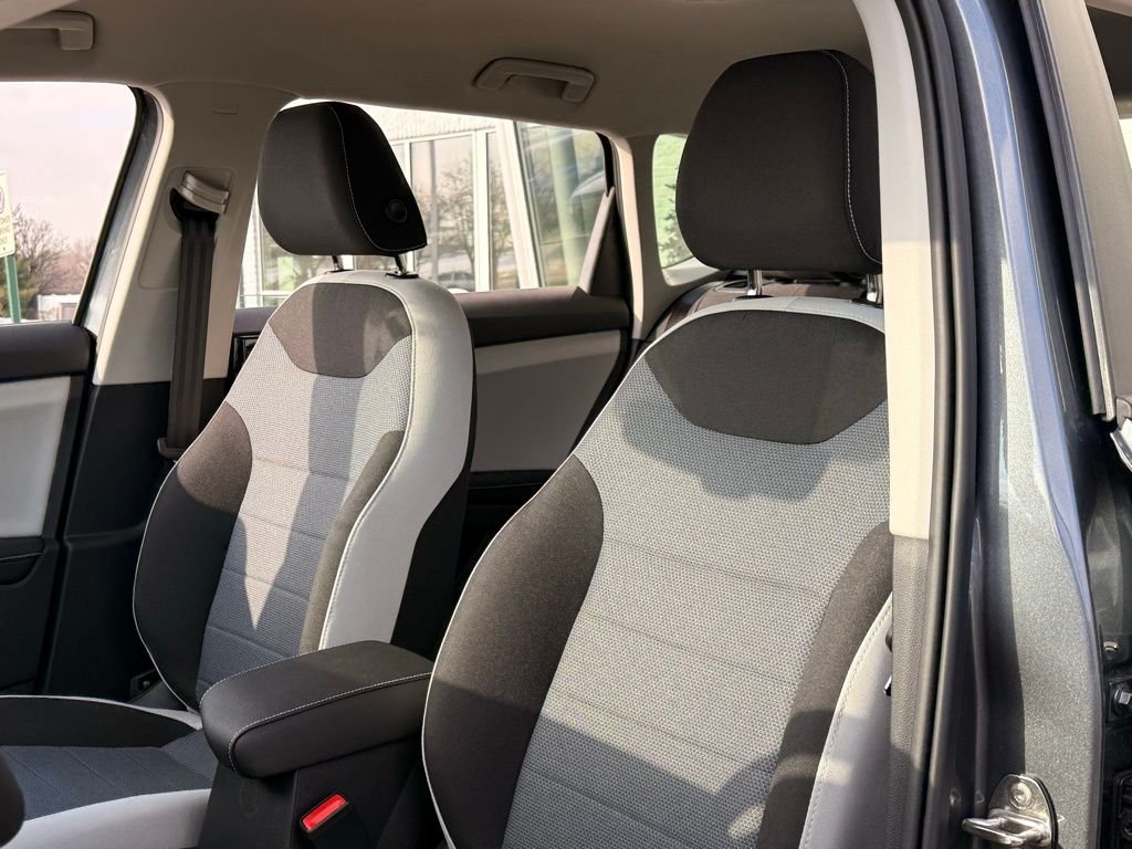 New 2026 Platinum Gray Metallic Volkswagen 1.5T S image 11