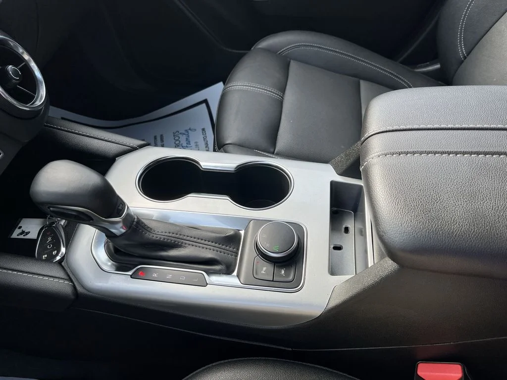 Used 2024 White Chevrolet LT image 20