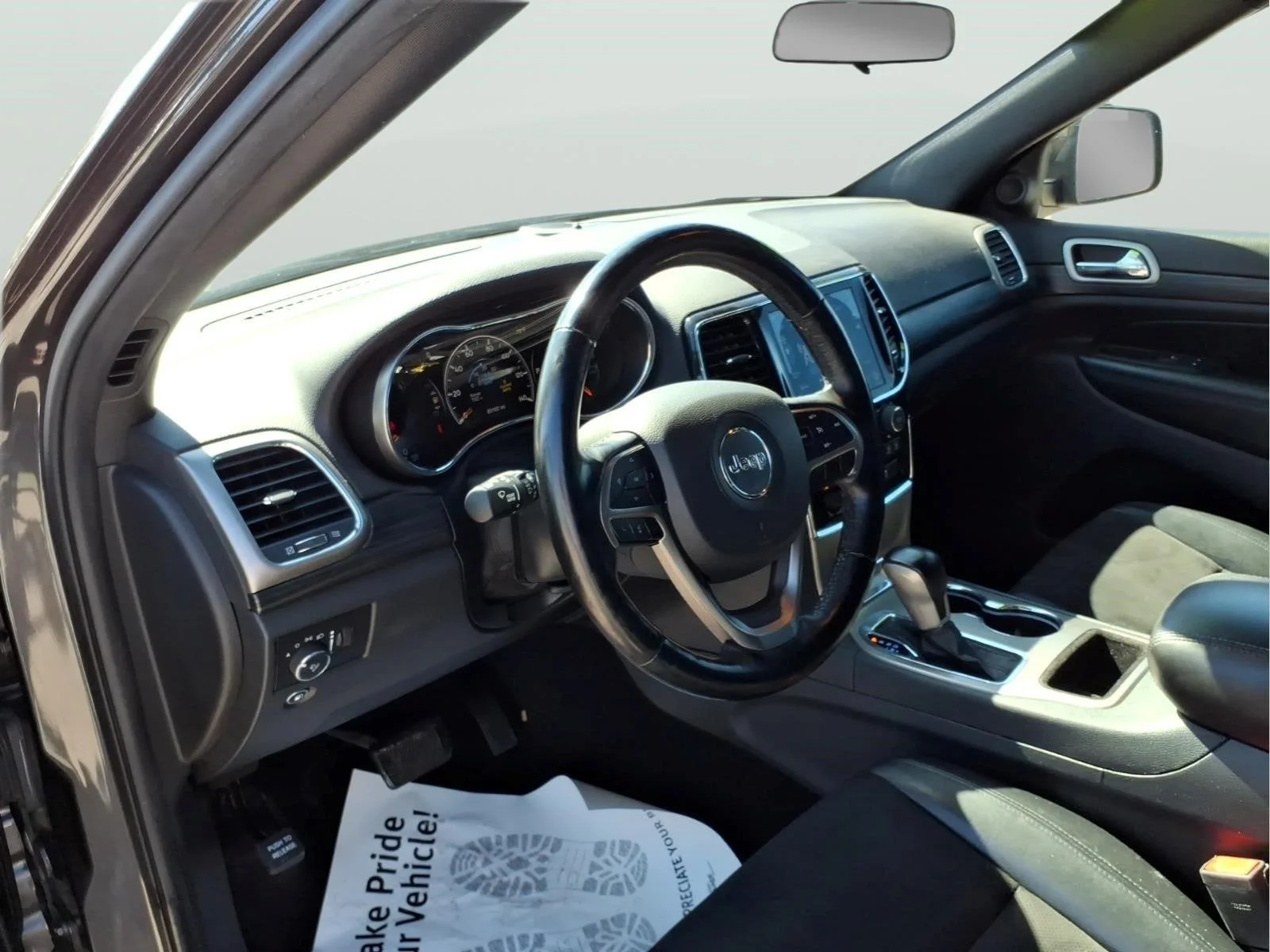 Used 2021 Granite Crystal Metallic Clearcoat Jeep Laredo X image 11