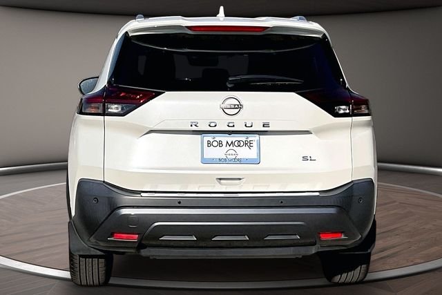 Used 2023 White Nissan SL image 4