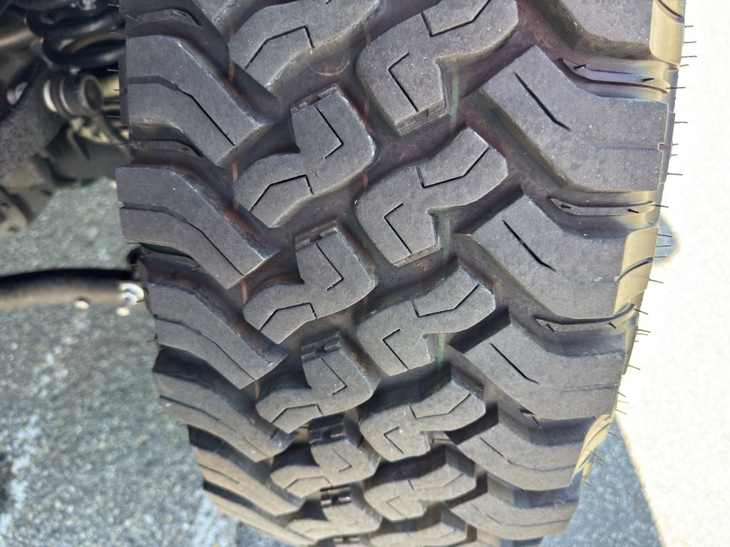 Used 2025 Green Jeep Mojave X image 16