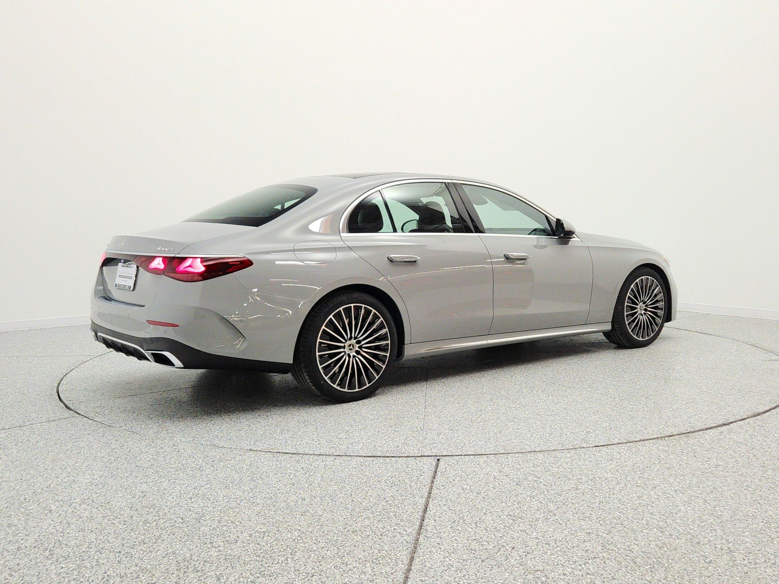 New 2026 MANUFAKTUR Alpine Grey Mercedes-Benz E 450 4MATIC® Sedan image 5