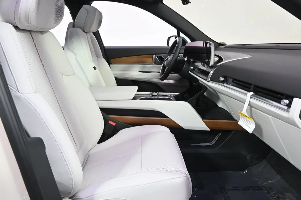 2027 Cadillac VISTIQ Sport - Photo 16