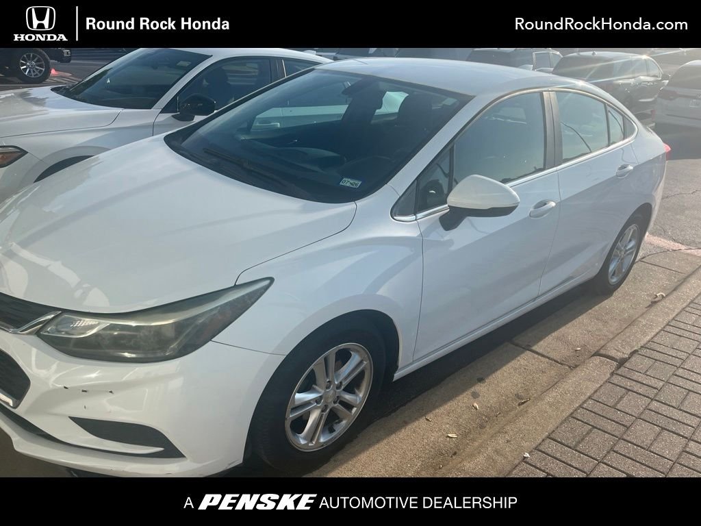 2017 Chevrolet Cruze LT FWD photo