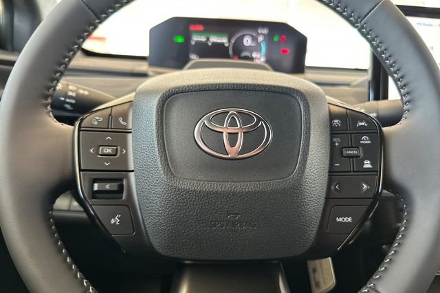 New 2026 Wind Chill Pearl <sup>1</sup> Toyota  SE image 21