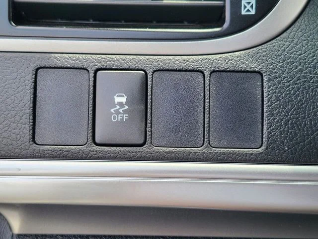 Used 2014 White Toyota SE image 35