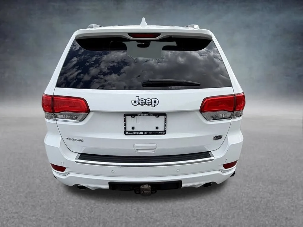 Used 2017 Bright White Clea Jeep Overland image 4