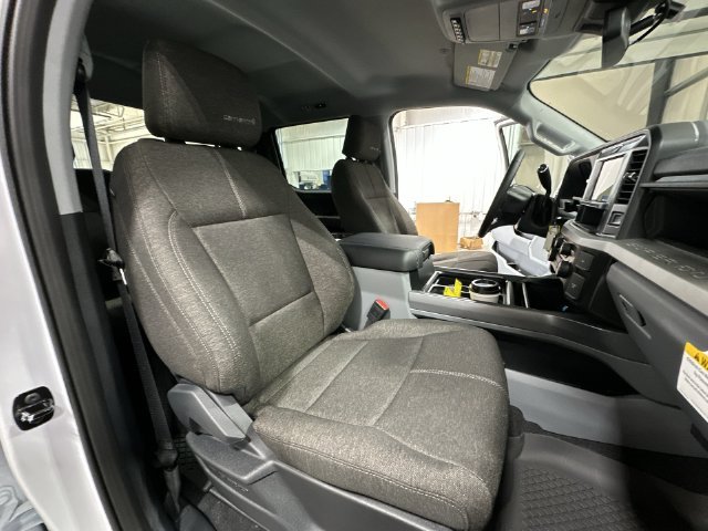 New 2027 White Ford XLT image 32