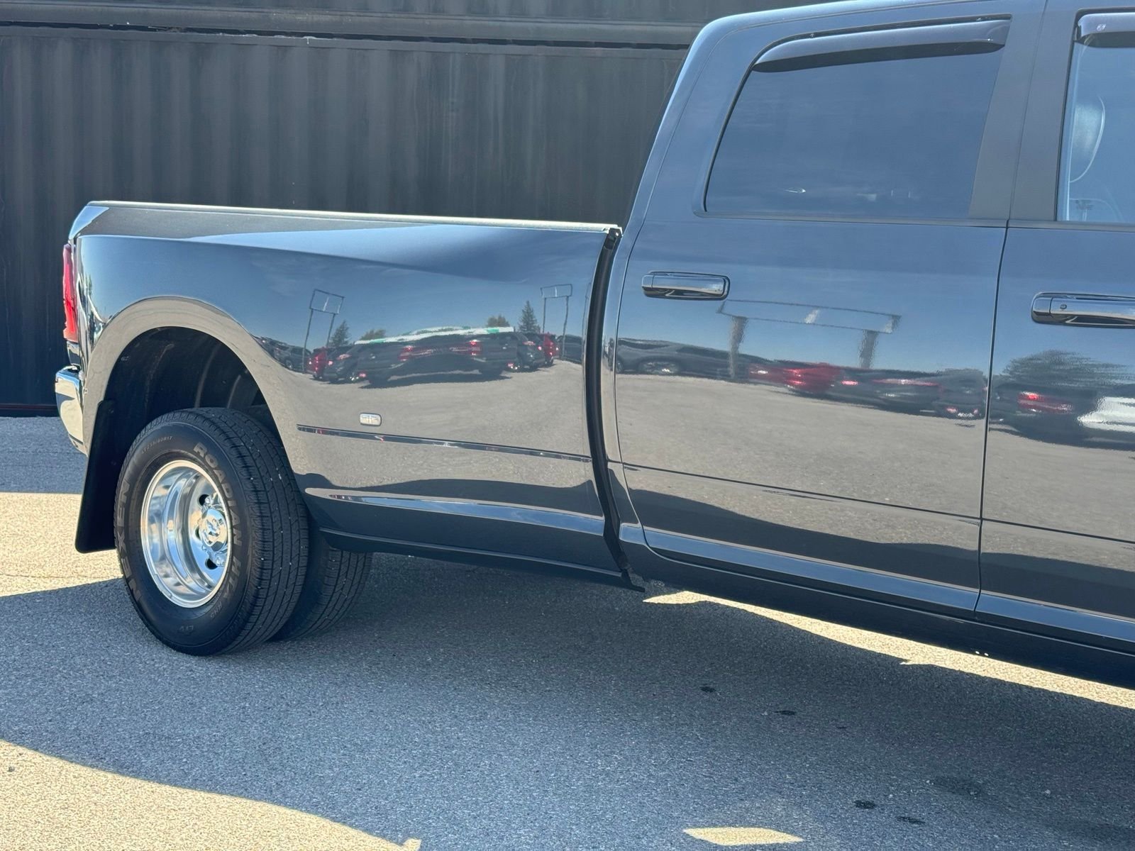 View vehicle photo 4