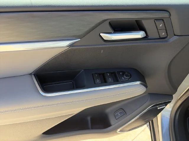 New 2027 Silver GMC Elevation image 15