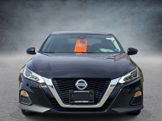 Used 2022 Black Nissan 2.5 SV image 6