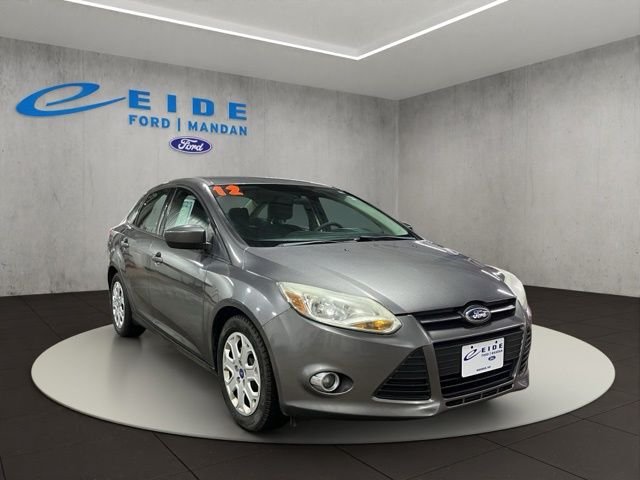 Used 2012 Gray Ford SE image 1