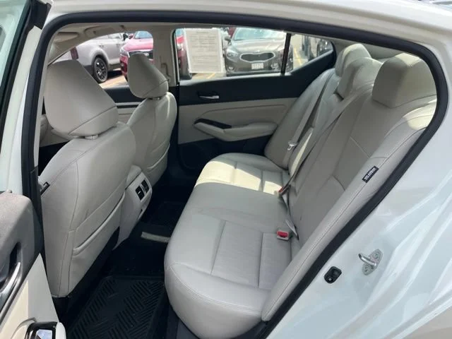 Used 2022 Pearl White Tricoat Nissan 2.5 SL image 14