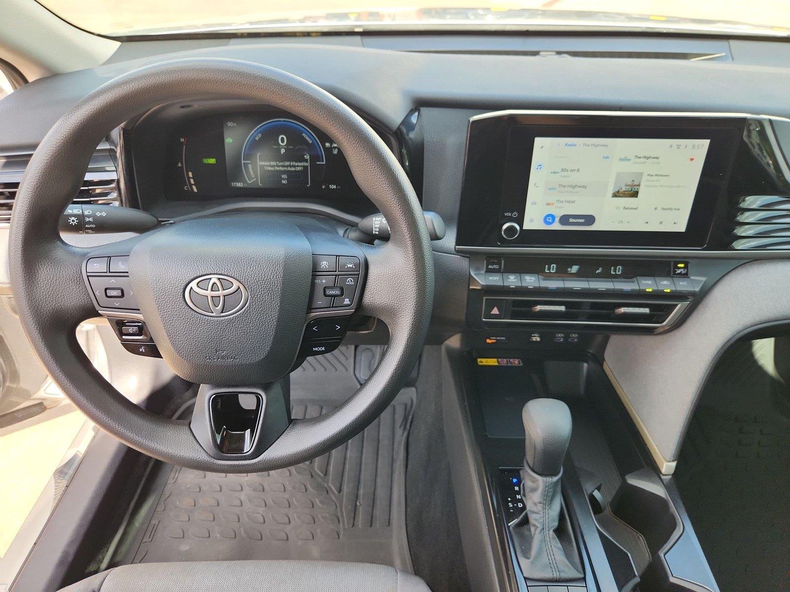 2025 Toyota Camry photo 11 of 34