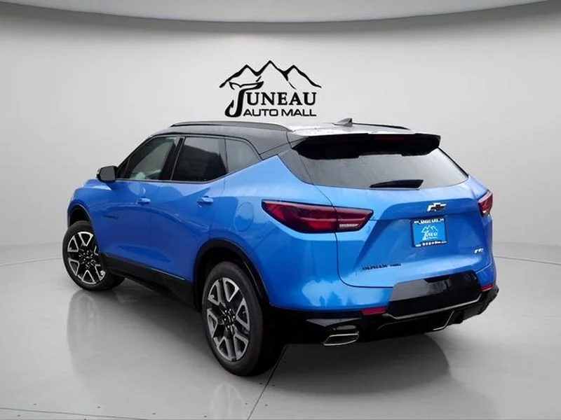 Used 2025 Riptide Blue Metallic Chevrolet RS image 3