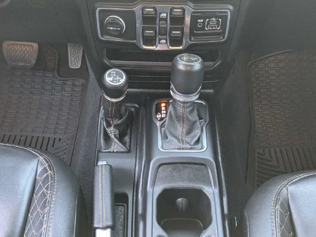 Used 2021 Silver Jeep Unlimited Sahara High Altitude image 15