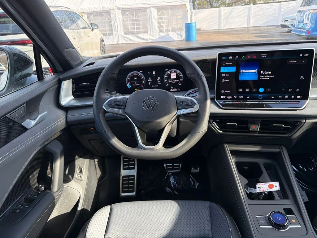 Used 2026 White/off-white Volkswagen SE R-Line Black image 14