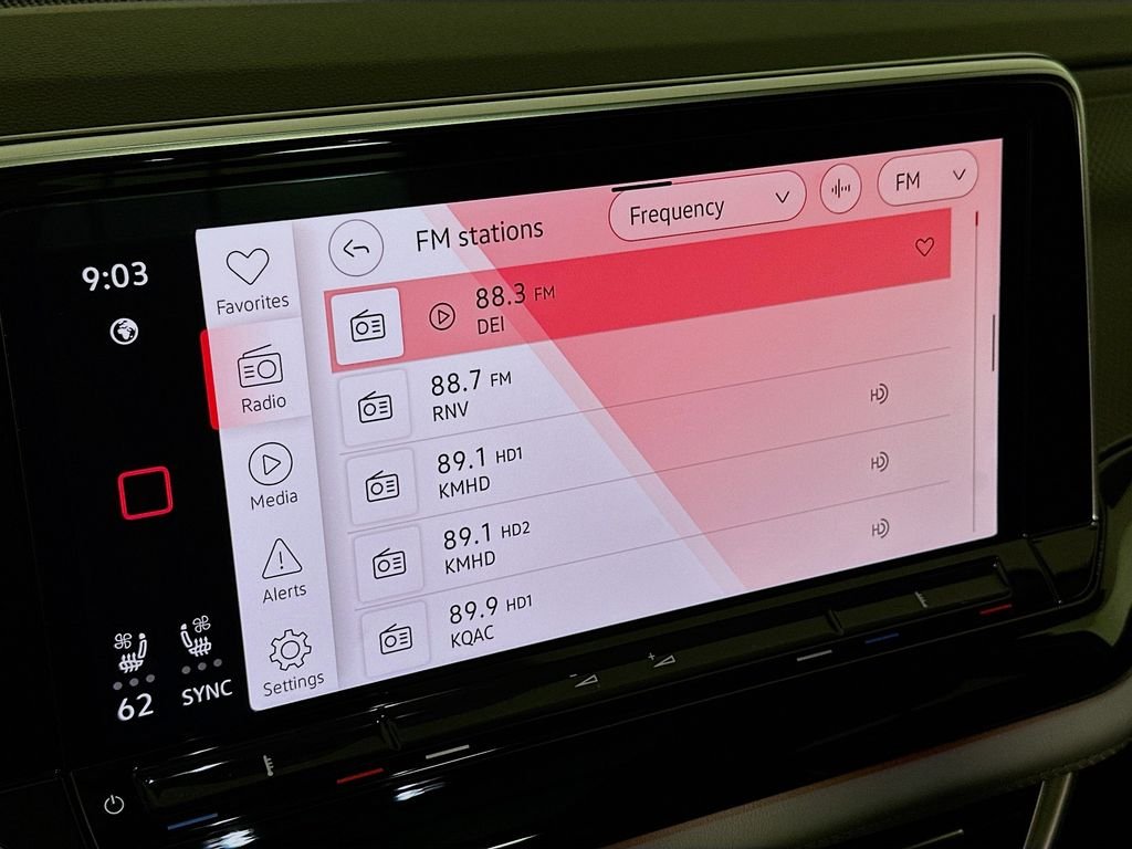 Used 2025  Volkswagen 2.0T Peak Edition image 15