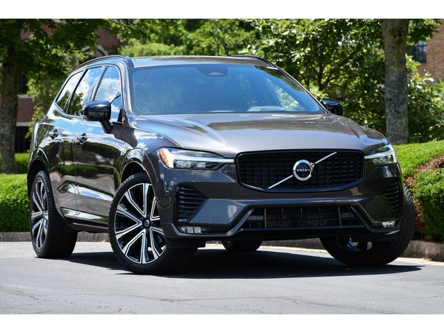 2022 Volvo XC60 B5 R-Design