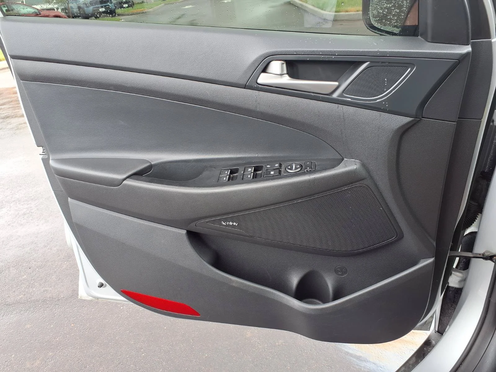 Used 2018  Hyundai Limited image 19