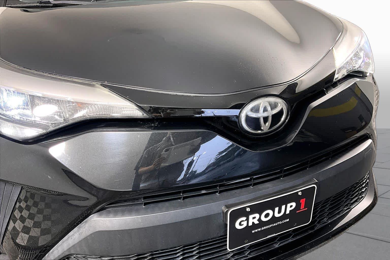 Used 2020 Black Sand Pearl Toyota LE image 28