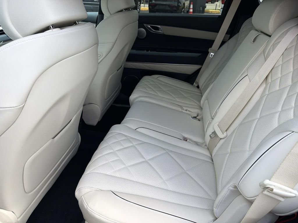 New 2026 Silver Genesis 3.5T Prestige image 14