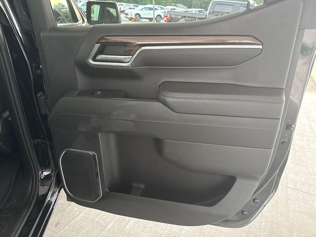 Used 2022 Black Chevrolet LT image 41