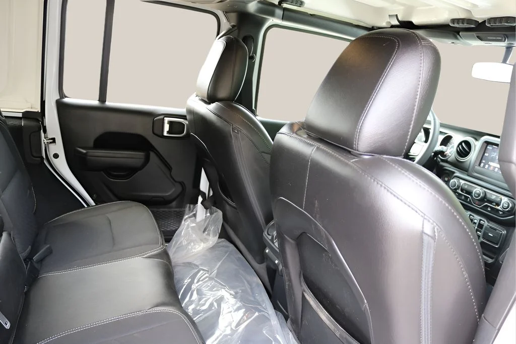 Used 2023 White Jeep Sport S image 18