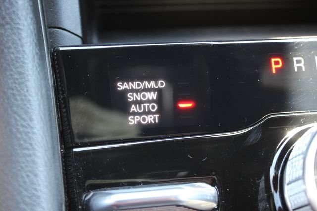 Used 2024 White Jeep Limited image 11