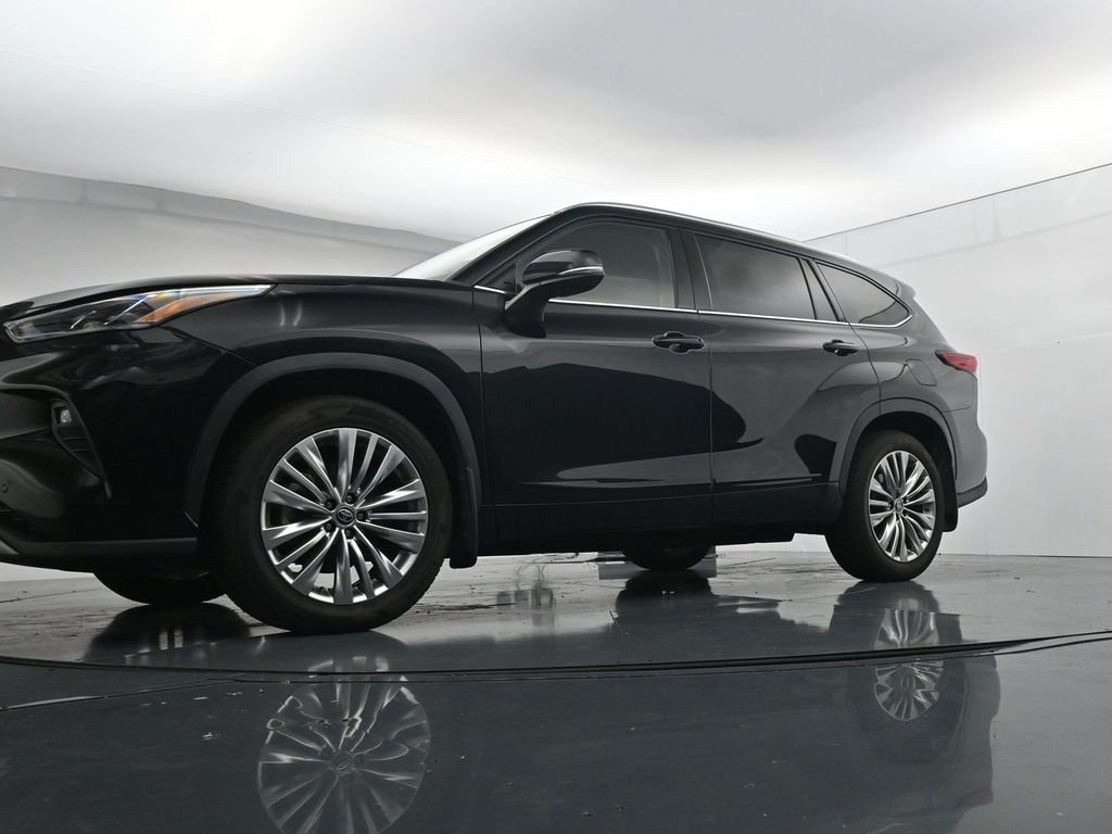 Used 2023 Black Toyota Platinum image 34