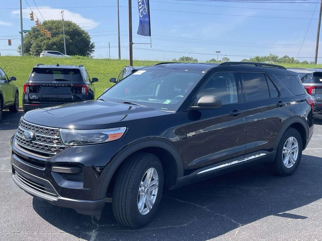 Certified Used 2023 Black Ford XLT image 7
