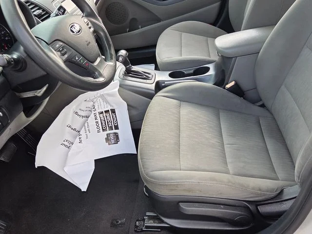 Used 2015 Silver Kia LX image 5