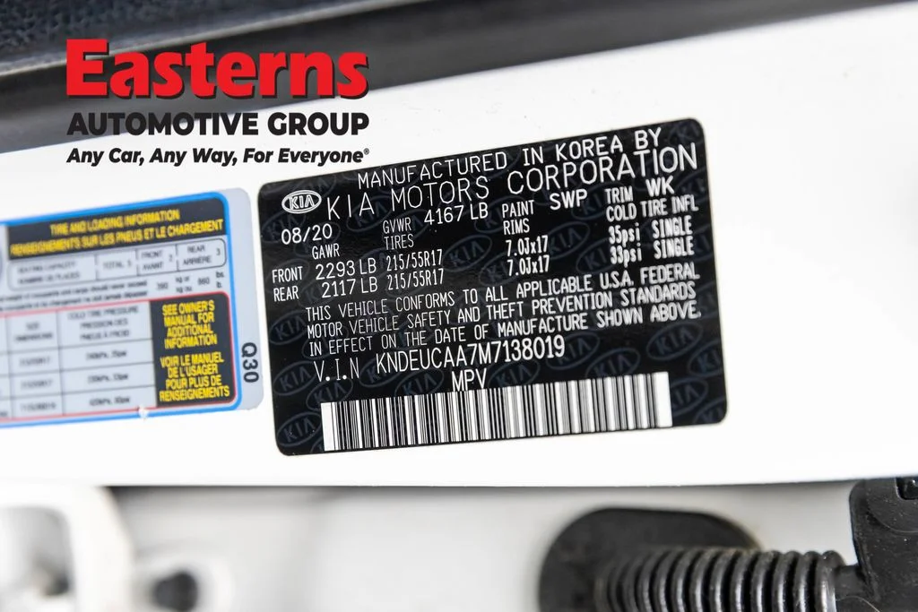 Used 2021 White Kia S image 33