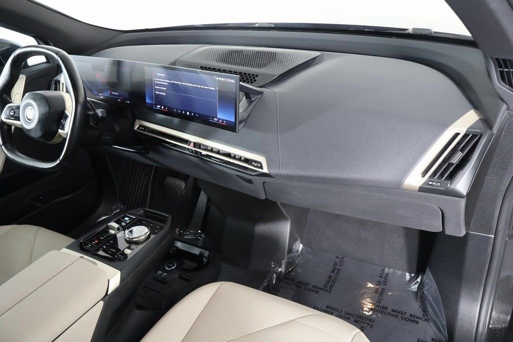 Used 2024 Dark Graphite BMW xDrive50 image 9