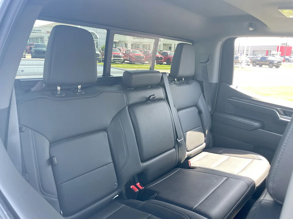 Used 2024 Summit White Chevrolet LTZ image 28