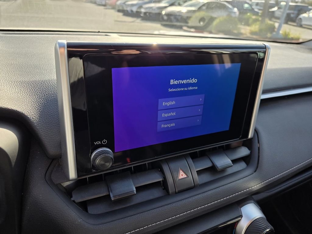 Used 2025 Ice Cap Toyota XLE image 21