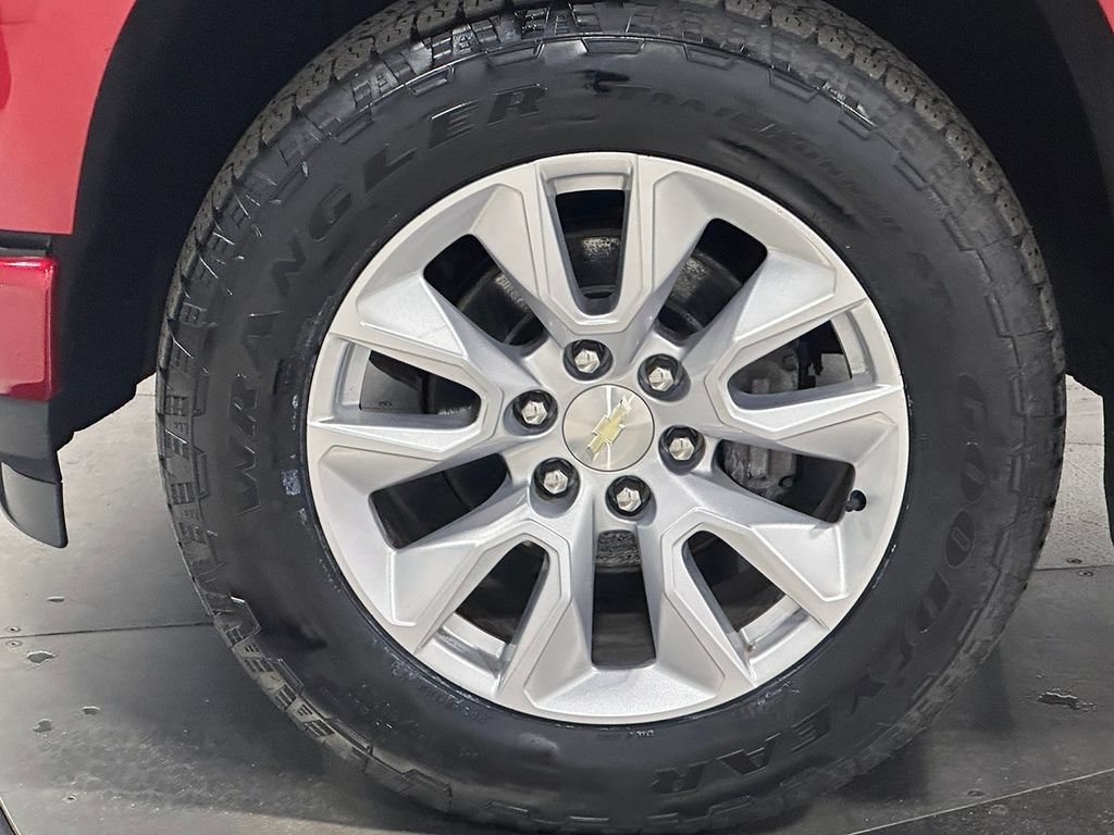 Used 2019 CAJUN RED TINTCOAT Chevrolet Custom image 34