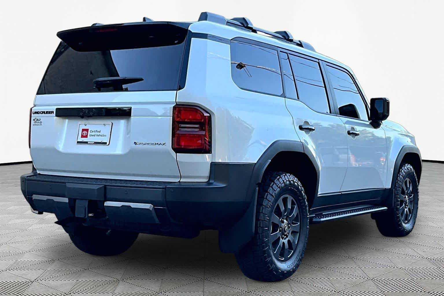 Used 2026 Wind Chill Pearl Toyota  image 13